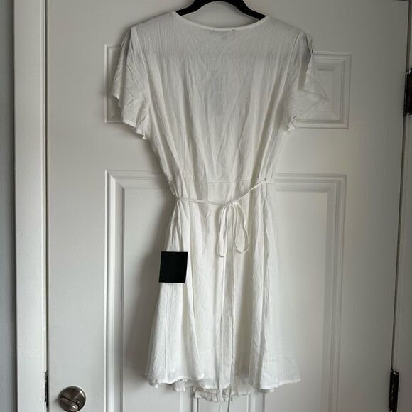Lulus size small s new NWT Harbor Point White Wrap Dress mini tied - Picture 7 of 7
